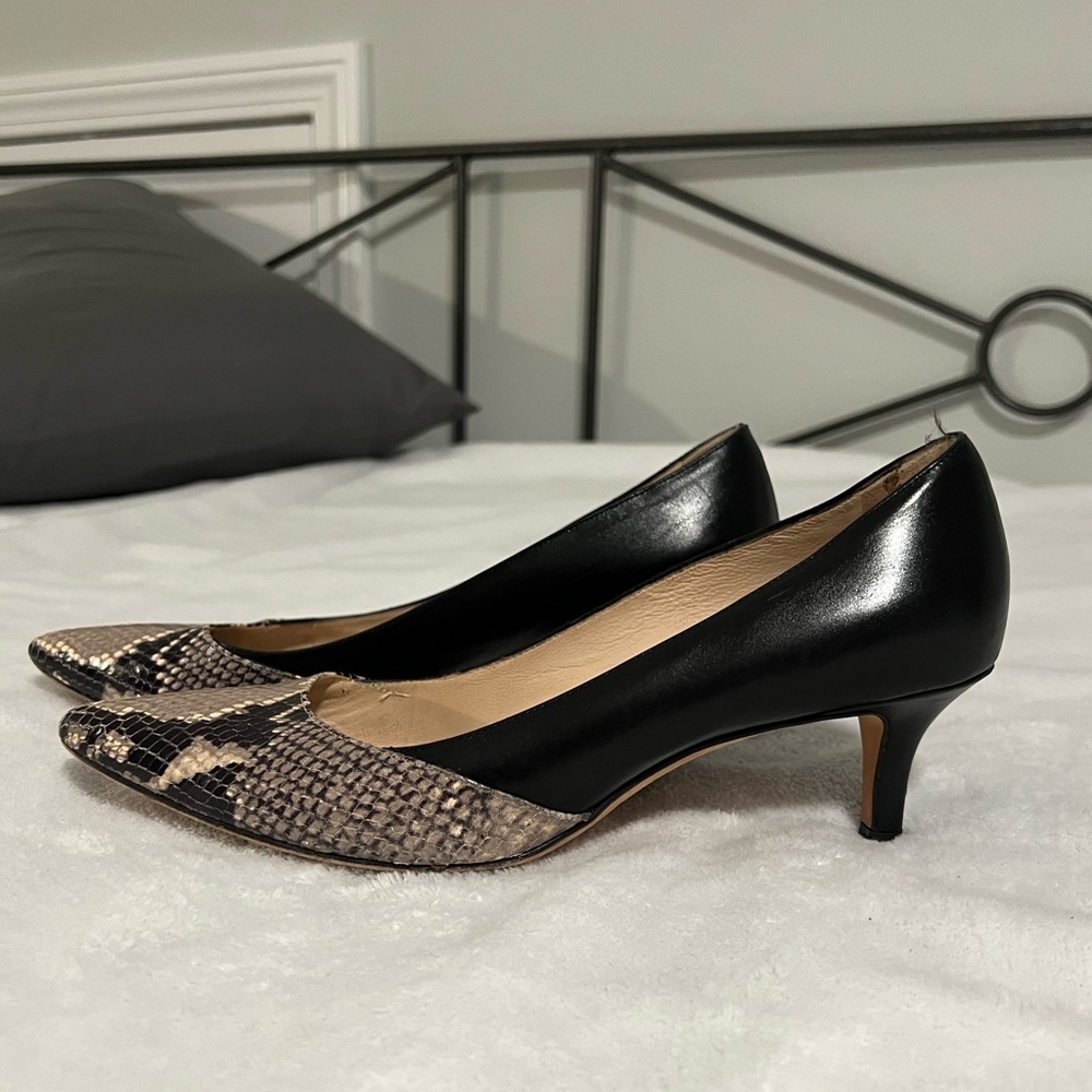 Club Monaco black and snakeskin leather kitten heels